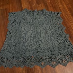 Lace cropped ruffle top